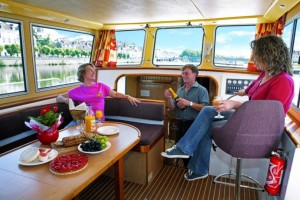 Canal Boats - Life at 7km/hour!