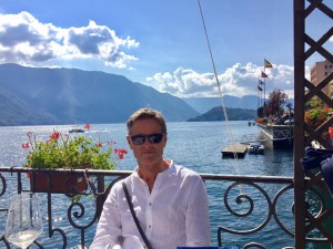 John by Lake Como. John sulla riva del lago di Como.